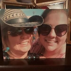 Meet your Posher, Dina